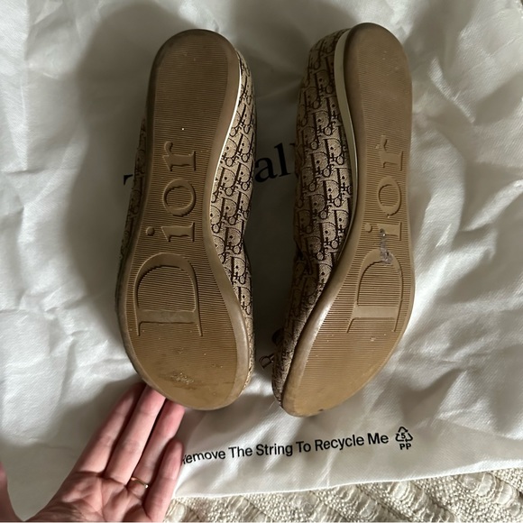 Dior Logo Flats - Picture 8 of 9